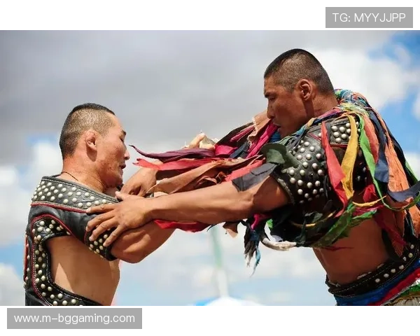 蒙古摔跤传奇巴塔尔江专访：谈游牧传统与现代化训练的结合